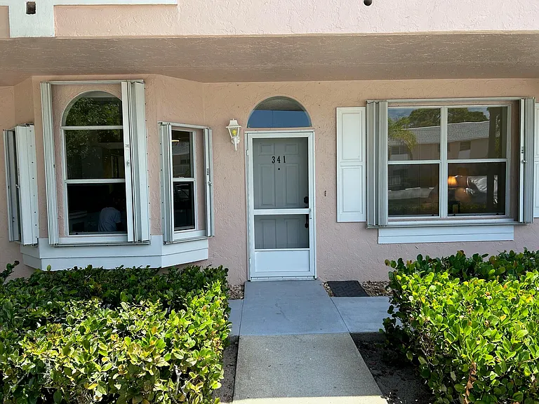18081 SE Country Club Dr #341 — Photo 2