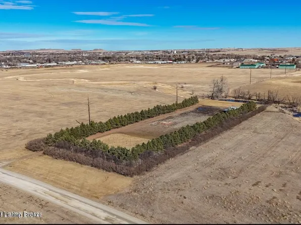 8th Ave SW, Dickinson, ND 58601