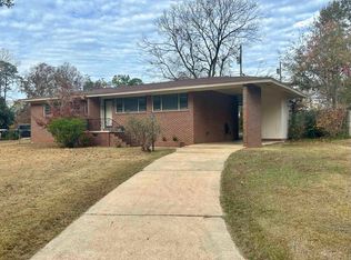 815 Pineview Ln, Sylacauga, AL 35150