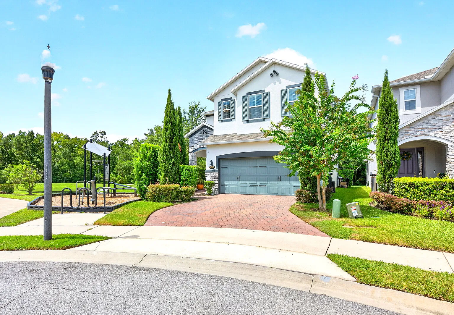 4 bed, 3.5 bath, 2919 sqft, $3,400 — Photo 2