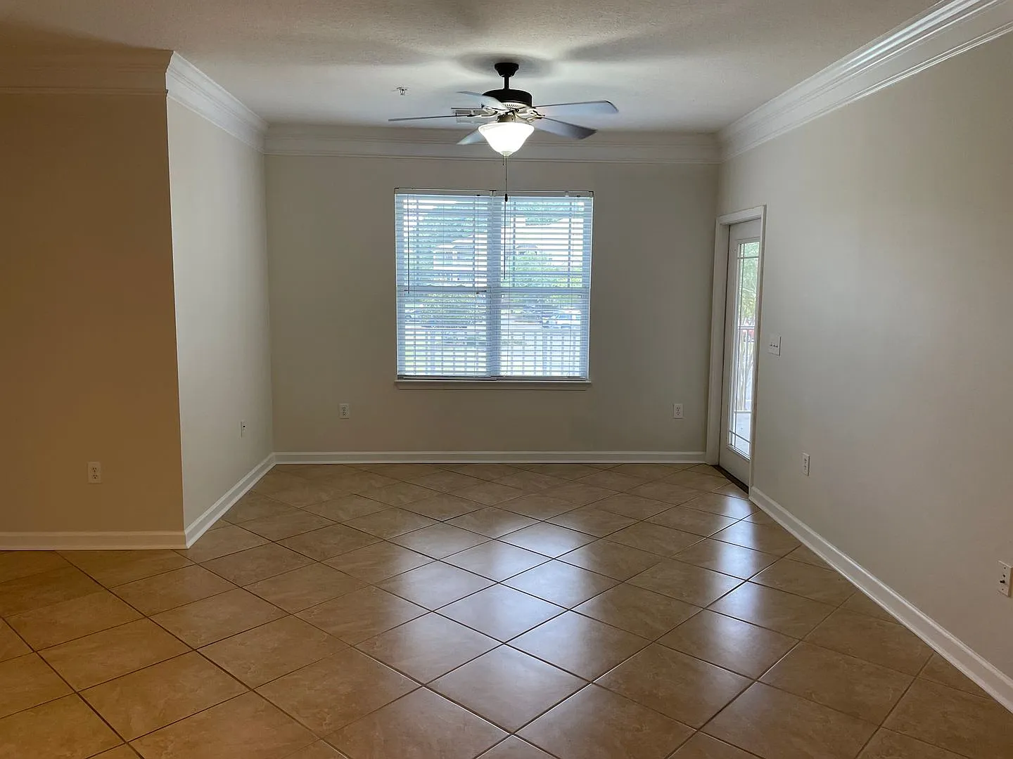 3 Bedroom 2 Bathroom Condo in Woodlands Way at Crow Creek — Photo 2