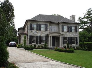 61 Shore Dr, Manhasset, NY 11030