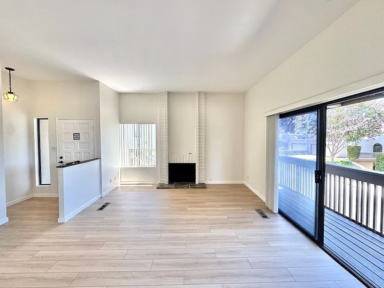 6664 Reservoir Ln — Photo 4