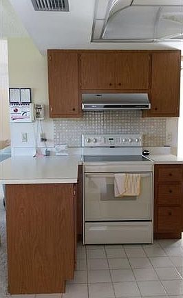5th image of 6315 Saint Andrews Cir S