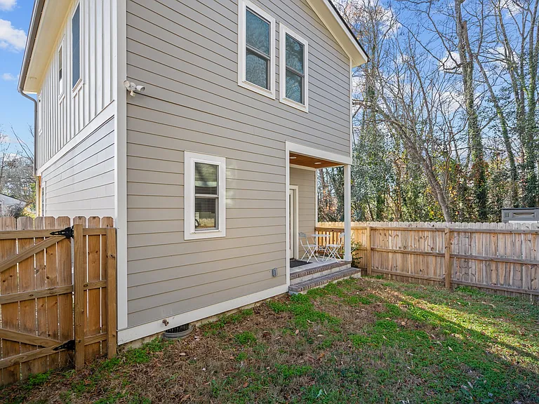 313 Price Ave — Photo 20