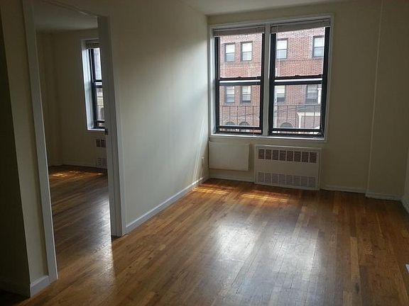 3rd image of 4323 Ithaca St APT 6A