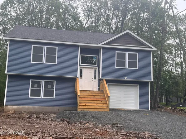 143 Iroquois Rd, Shohola, PA 18458