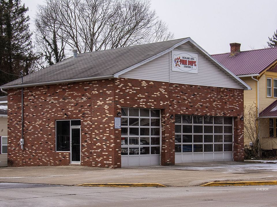 2nd image of 301 E State St