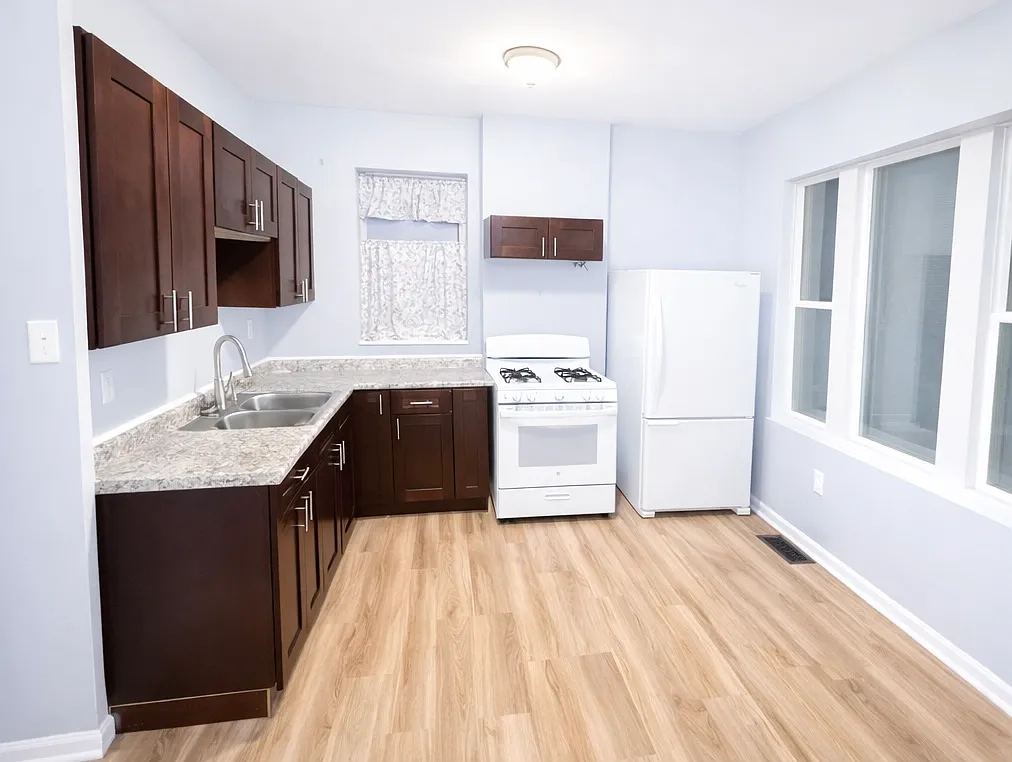 3 bed, 1250 sqft, $1,500 — Photo 4