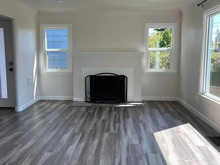 6023 35th Ave SW — Photo 5