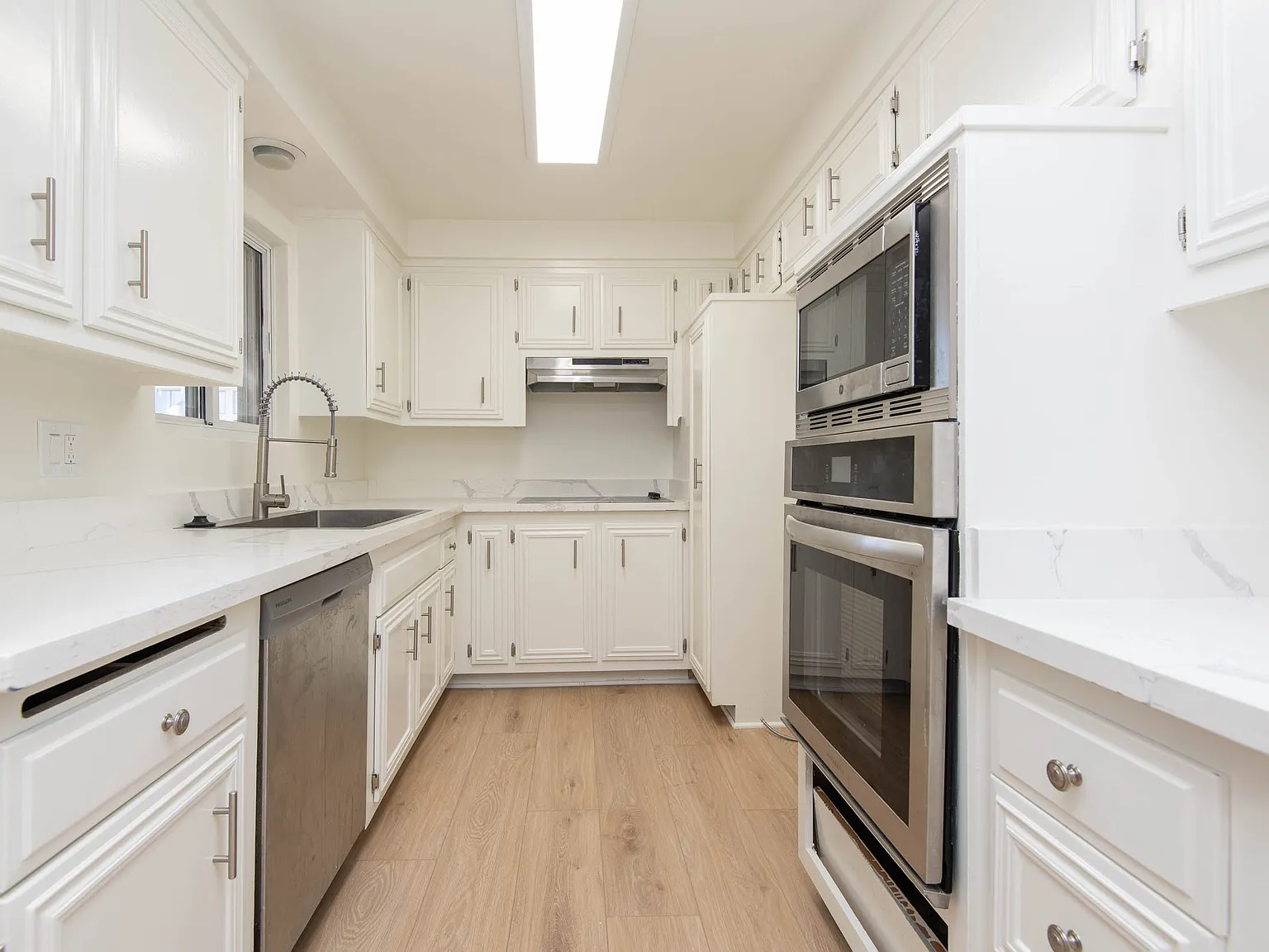 2 bed, 1360 sqft, $3,795 — Photo 3