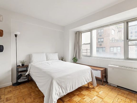 3rd image of 321 E 48th St APT 11J