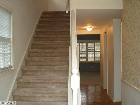 3rd image of 5007 Lawndale Dr APT A