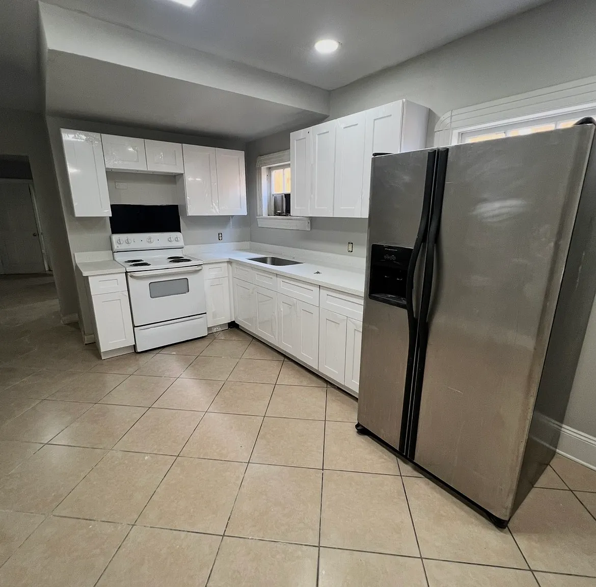 4 bed, 1350 sqft, $1,500 — Photo 2