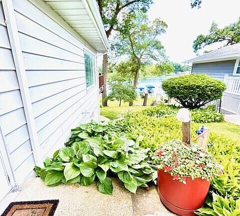 3rd image of 70976 Lakeview Dr