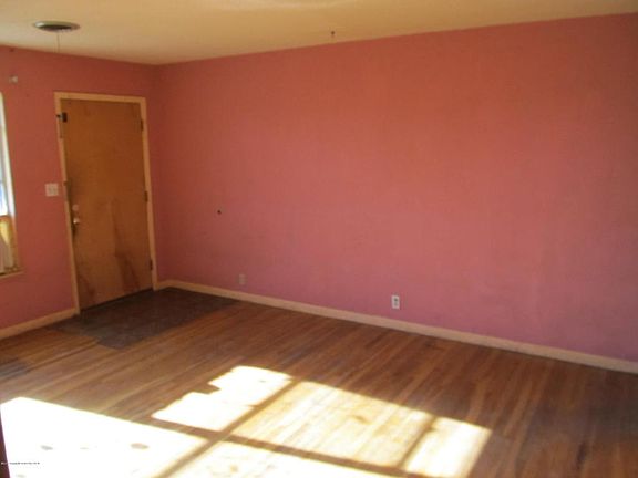 4th image of 2124 N Christy St