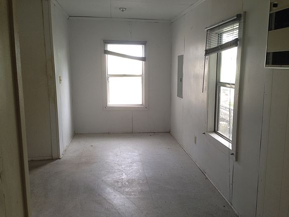 2nd image of 517 1/2 Leona St