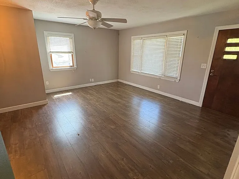 1139 Oregon St — Photo 4
