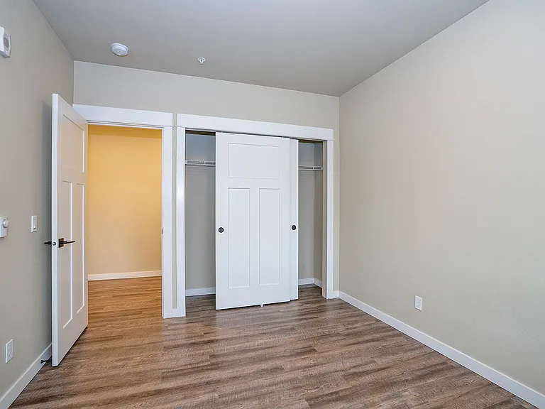 627 N Fife St — Photo 25