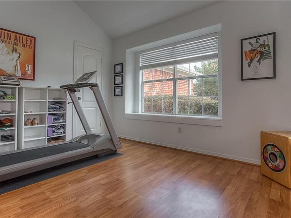 4th image of 6604 Stockton Dr