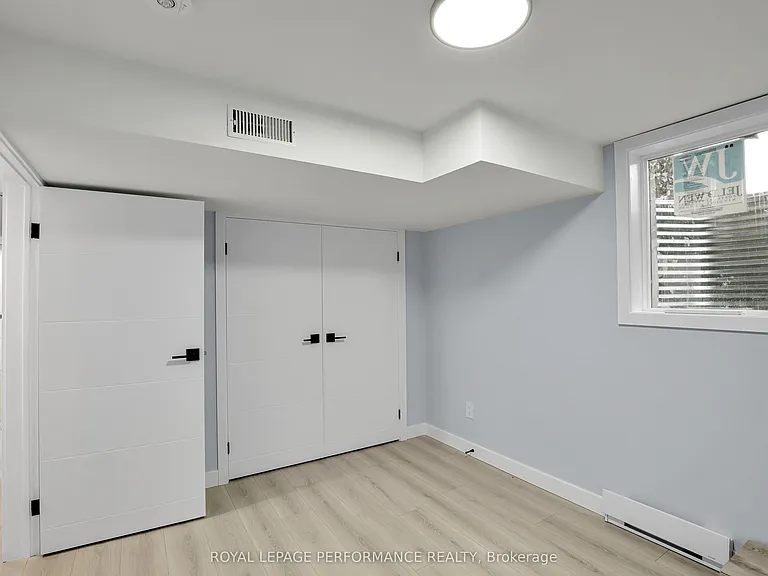 934 Smyth Rd #B — Photo 15