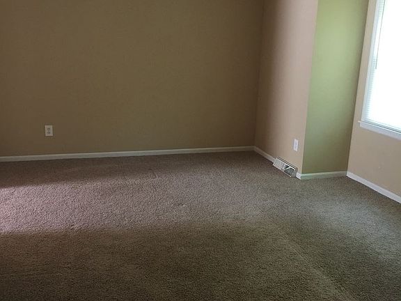 2nd image of 13724 Applewood Dr