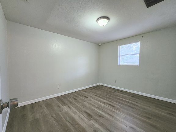 4th image of 625 Pearl St