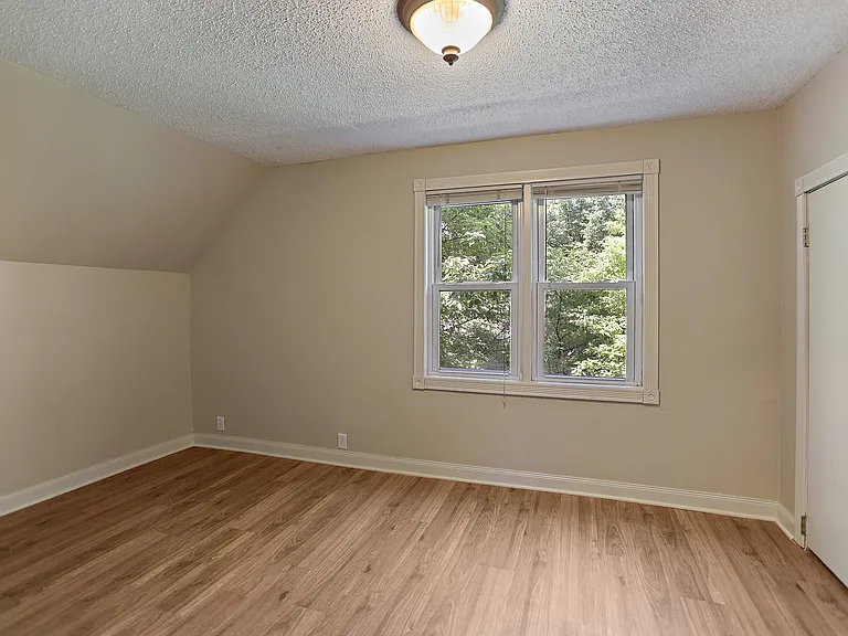 882 Raymond Ave — Photo 19