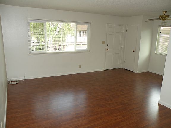 3rd image of 9033 El Cajon Way APT 4