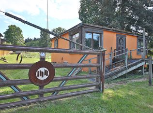 107 6th St, Langley, WA 98260