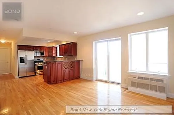 Sold by Bond New York | media 8