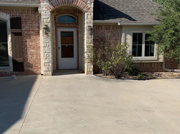 900 Cypress Dr, Ada, OK 74820