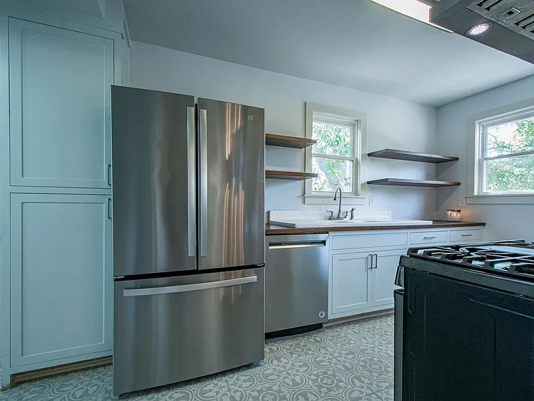 301 N Park St — Photo 15
