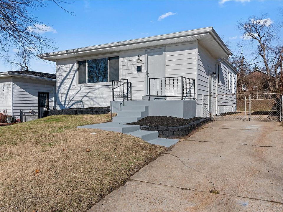 1st image of 2557 Shirley Ave