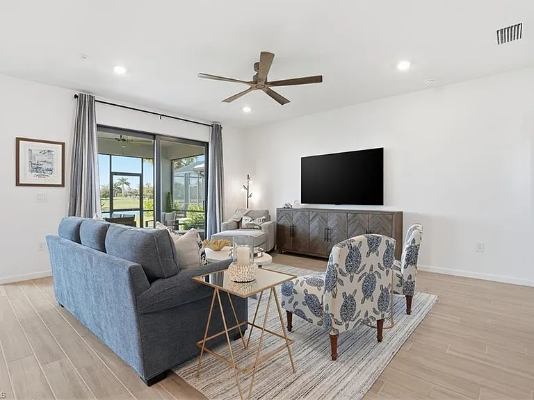 1657 Serena Ave — Photo 7