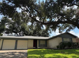 9006 Winding River Dr, Houston, TX 77088