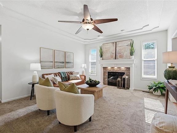 4th image of 1013 SE Wingate Ct