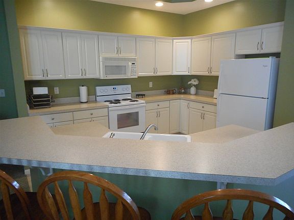 3rd image of 1608 Cobblestone Blvd