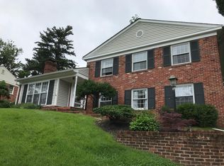 2433 Lexington Rd, Falls Church, VA 22043