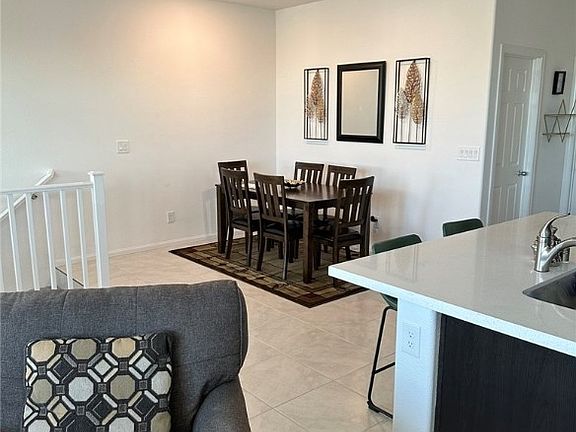 3rd image of 607 Sedum Ave