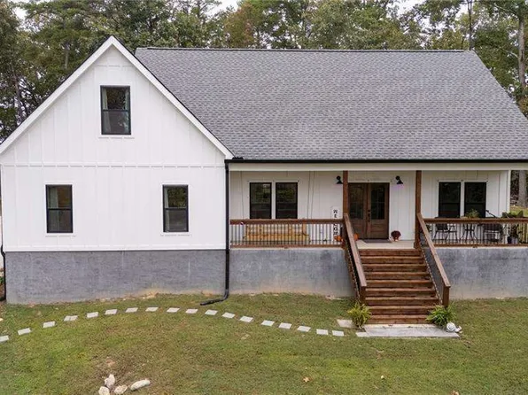 205 Laurel Dr NE, Calhoun, GA 30701