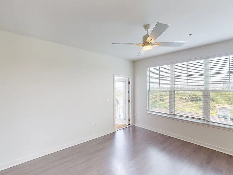 Essex Luxe Apartments — Photo 57