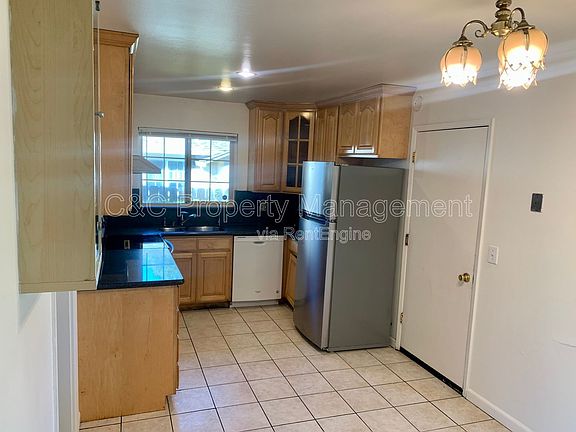 3rd image of 1699 S Blaney Ave