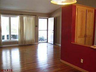 3rd image of 4537 Jenkins Ln