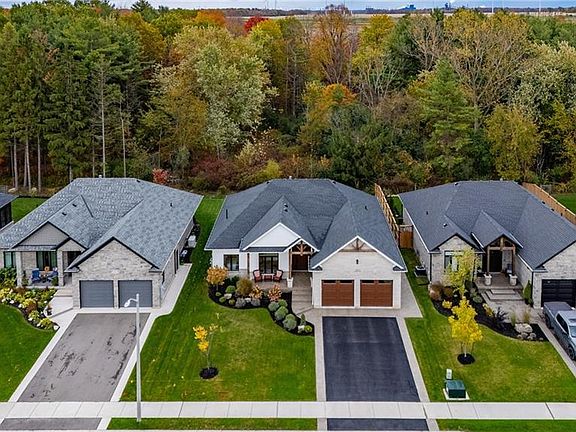 2nd image of 120 Newport Ln