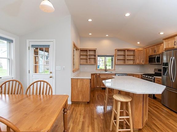 2nd image of 35 Birchwood Ave