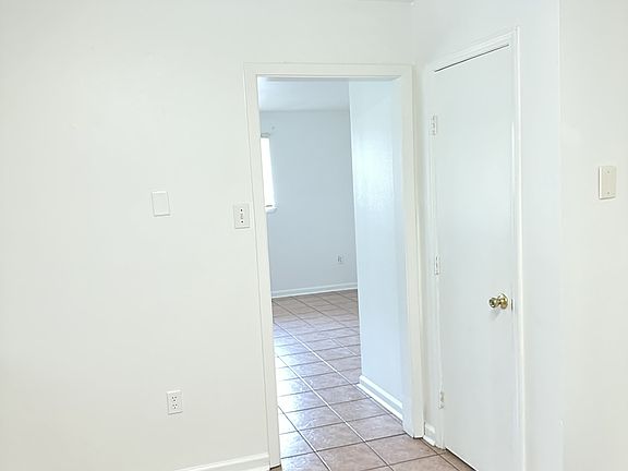 5th image of 8513 Dinkins St