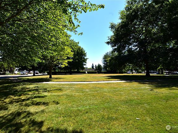 2nd image of 15265 Hilding Drive SE