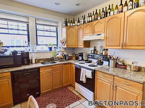 3rd image of 48 Babcock St #18