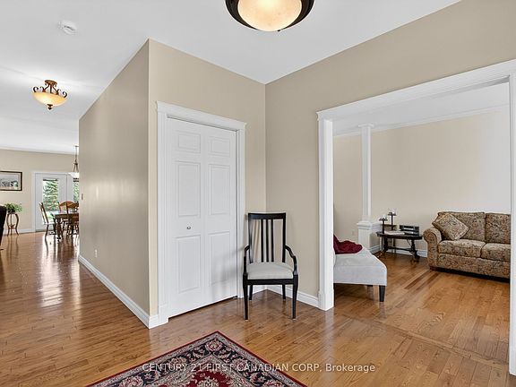 4th image of 653 Peter St